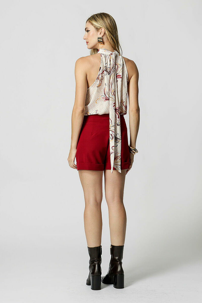 Imagem de Regata Brisa – Cava Americana em Crepe Fluido Estampado com Elegância para Ocasiões Especiais